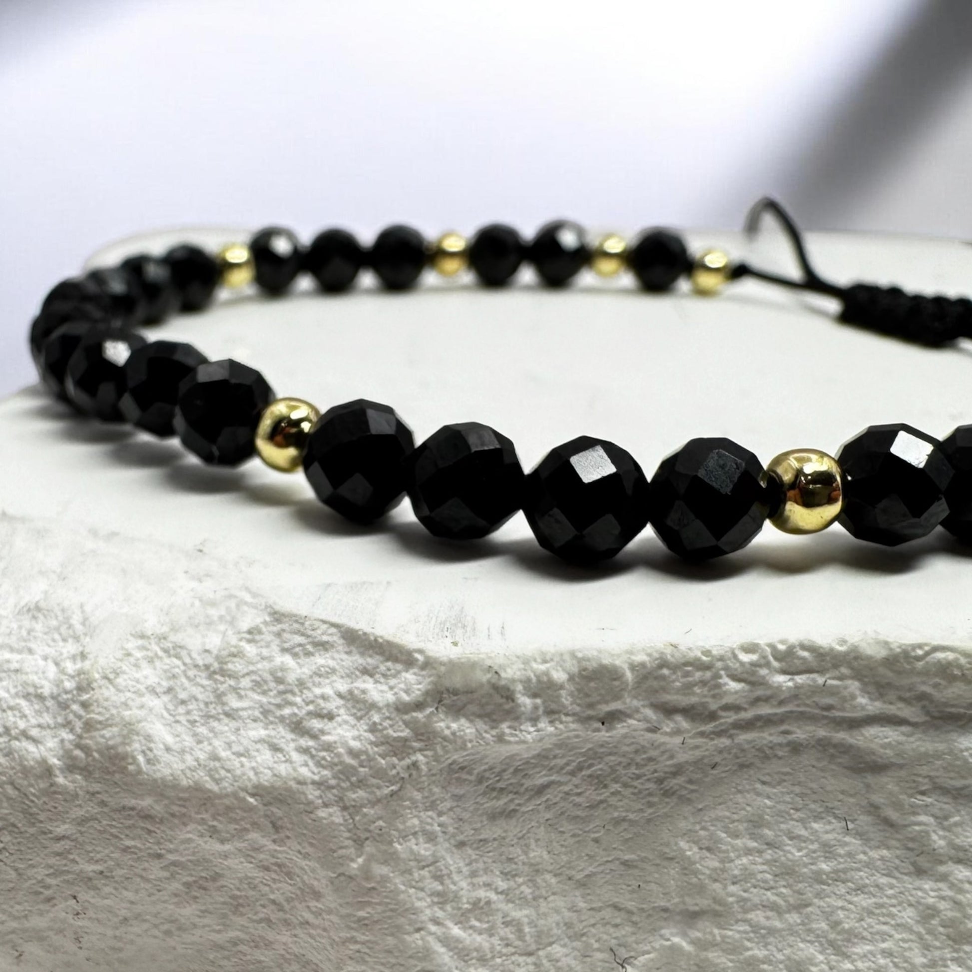 Bransoletka Czarny Spinel Kamień 4mm Na Sznurku