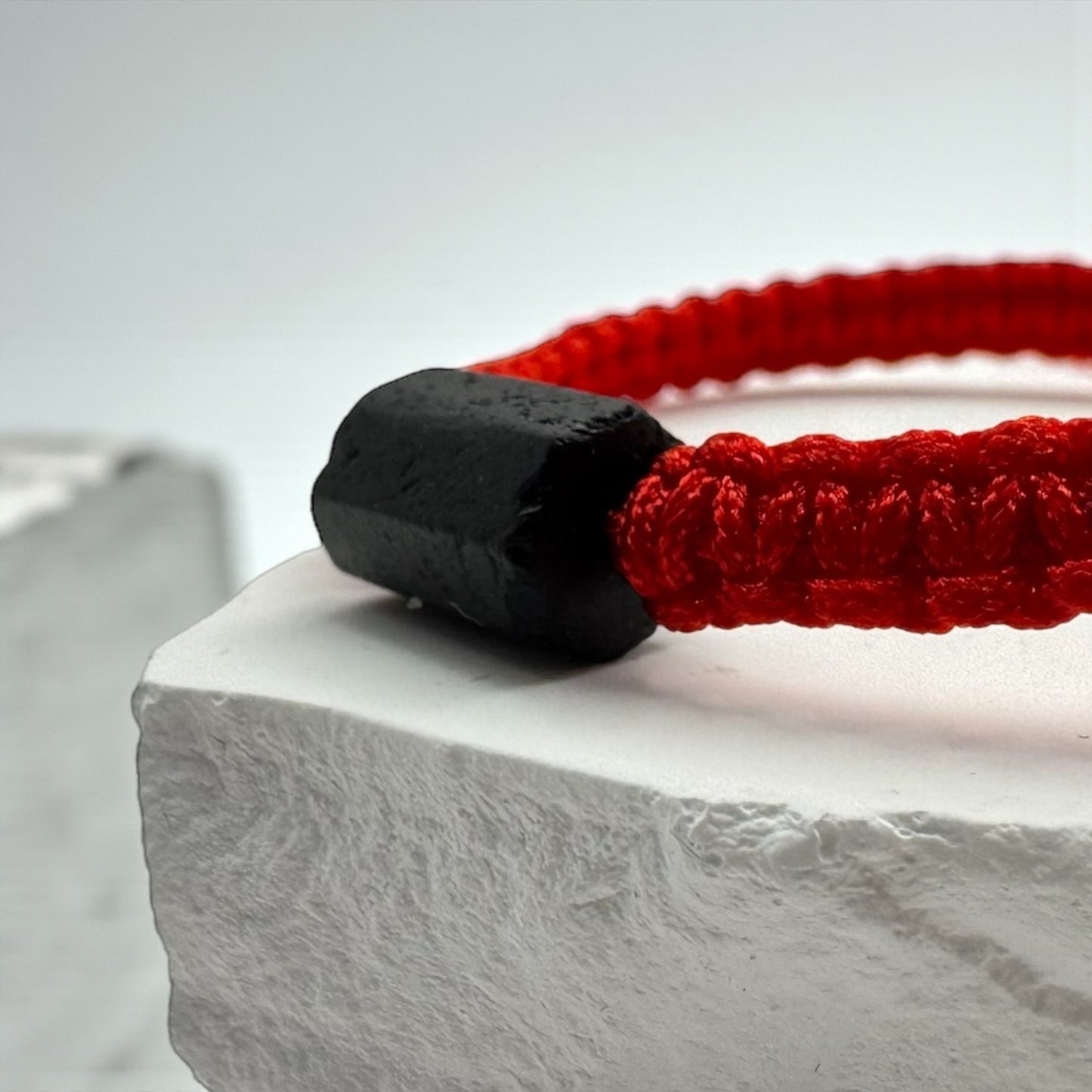 Bransoletka Ochronna Czarny Turmalin Czerwony Sznurek