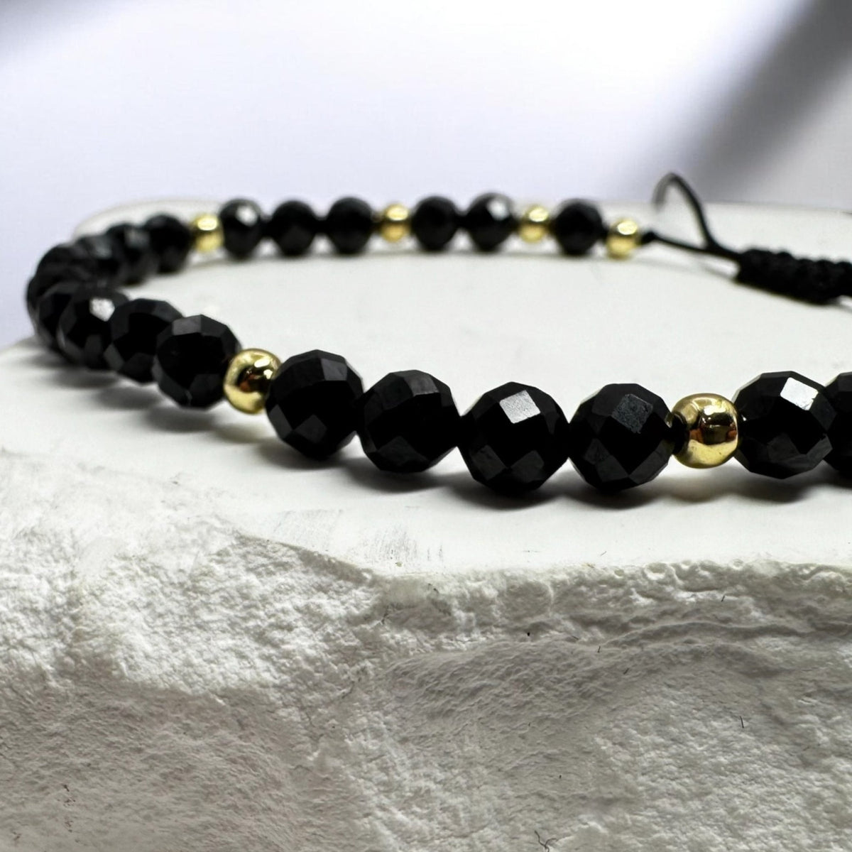 Bransoletka Czarny Spinel Kamień 4mm Na Sznurku - Seralune