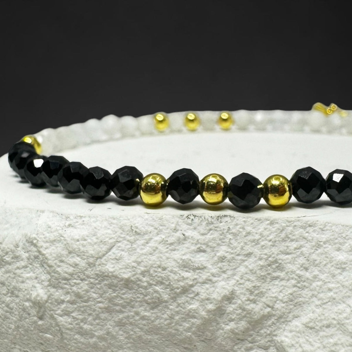 Bransoletka Kamień Księżycowy Czarny Spinel 3mm Złota 18k - Seralune